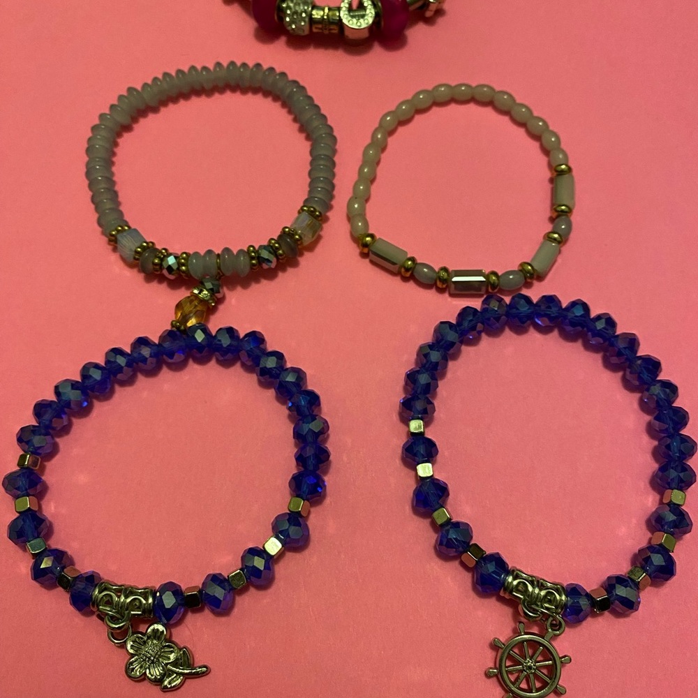 Six bracelets - Picture 7 of 8